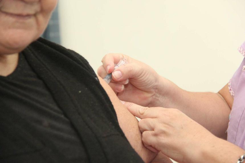 La gripe o influenza es una enfermedad viral respiratoria que se presenta habitualmente en los días más fríos del año.